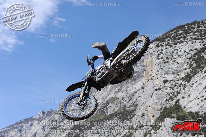 ROB_2397 (Copy).jpg